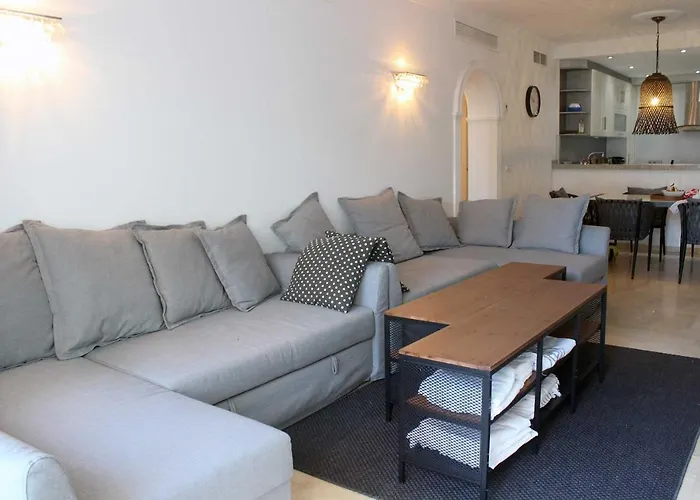 هاسييندا بيتش إِستيبونا