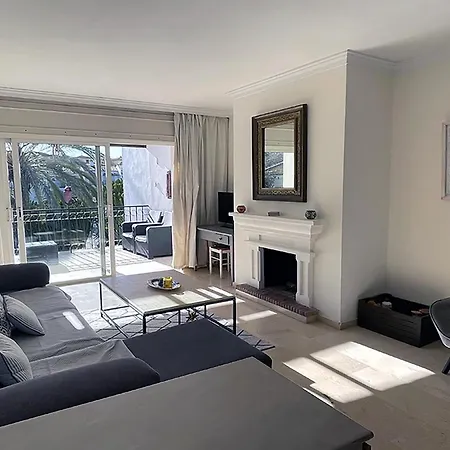 Hacienda 아파트 에스테포나